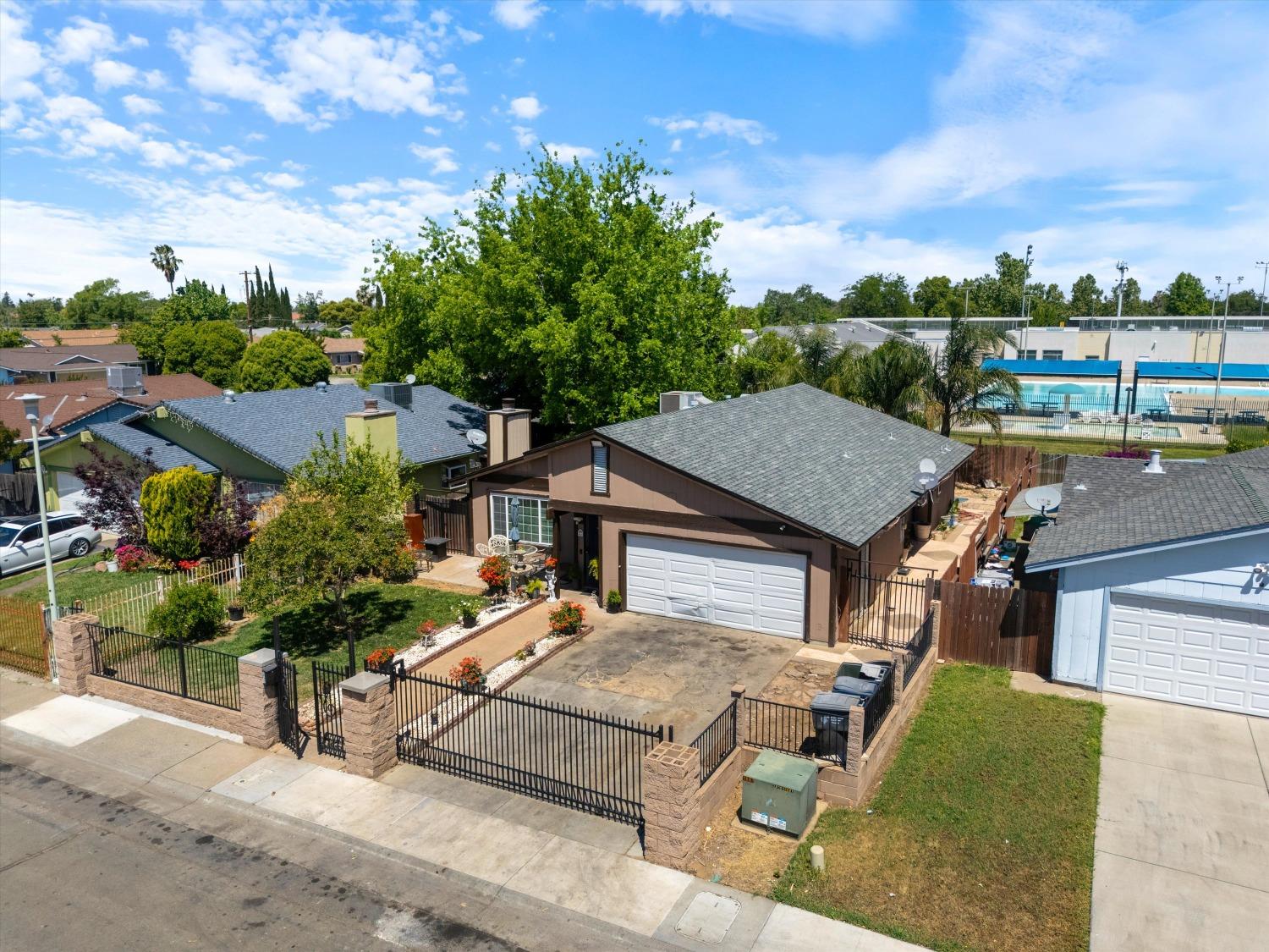 Detail Gallery Image 25 of 32 For 7637 Maralee Way, Sacramento,  CA 95824 - 4 Beds | 2 Baths