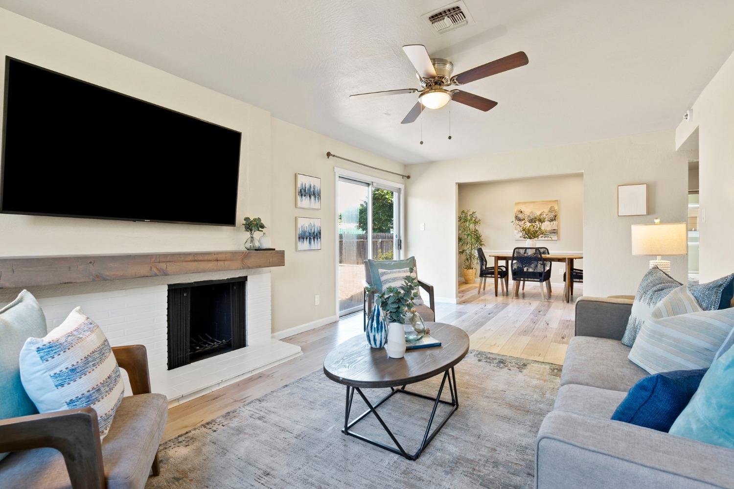 Detail Gallery Image 6 of 33 For 2732 Northglen St, Sacramento,  CA 95833 - 3 Beds | 2 Baths
