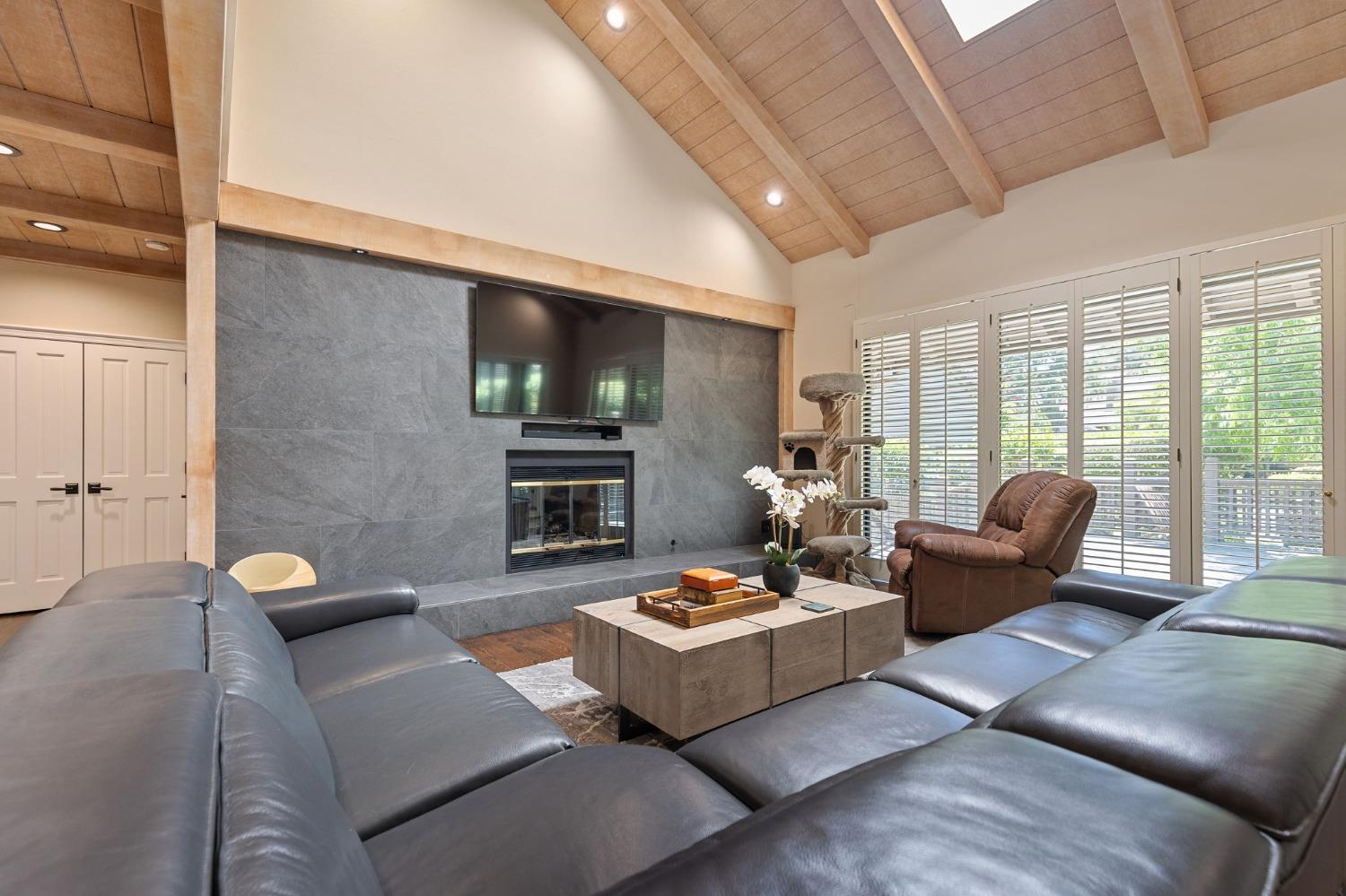 Detail Gallery Image 31 of 68 For 7634 Pineridge Ln, Fair Oaks,  CA 95628 - 3 Beds | 2 Baths