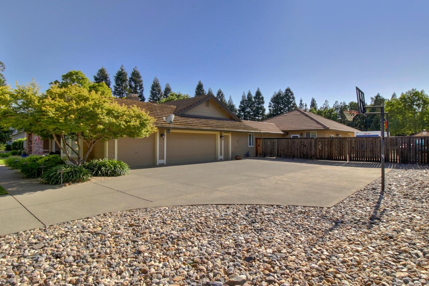 Detail Gallery Image 72 of 76 For 8348 Polo Crosse Ave, Sacramento,  CA 95829 - 5 Beds | 4 Baths