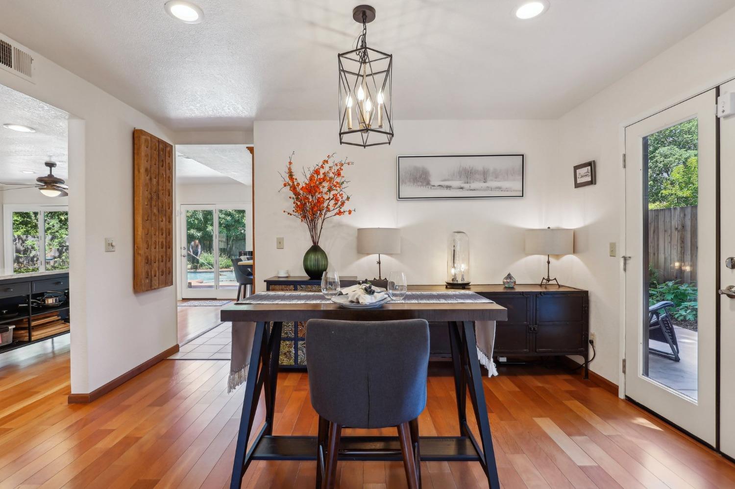 Alameda Ave, Davis, California image 6