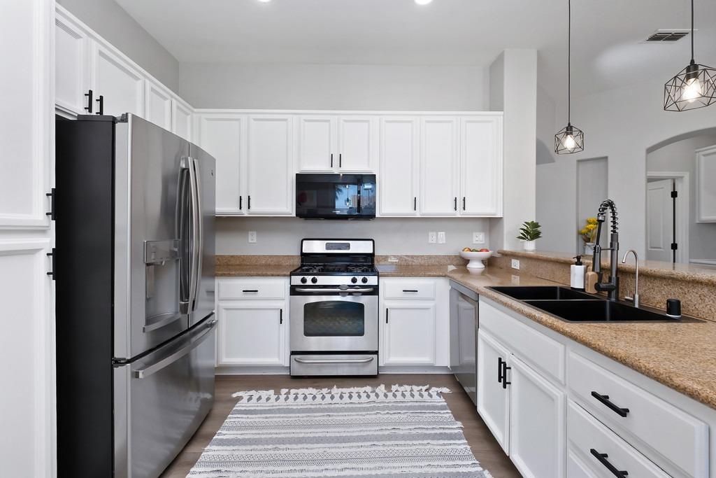 Detail Gallery Image 10 of 32 For 1129 Twinberry St, Plumas Lake,  CA 95961 - 3 Beds | 2 Baths