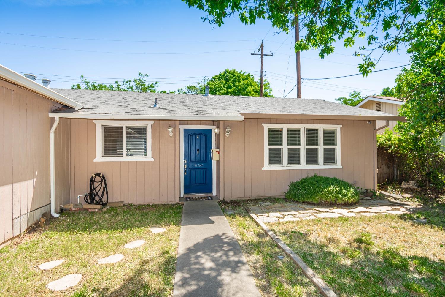 Detail Gallery Image 7 of 32 For 7042 Van Maren Ln, Citrus Heights,  CA 95621 - 3 Beds | 1/1 Baths