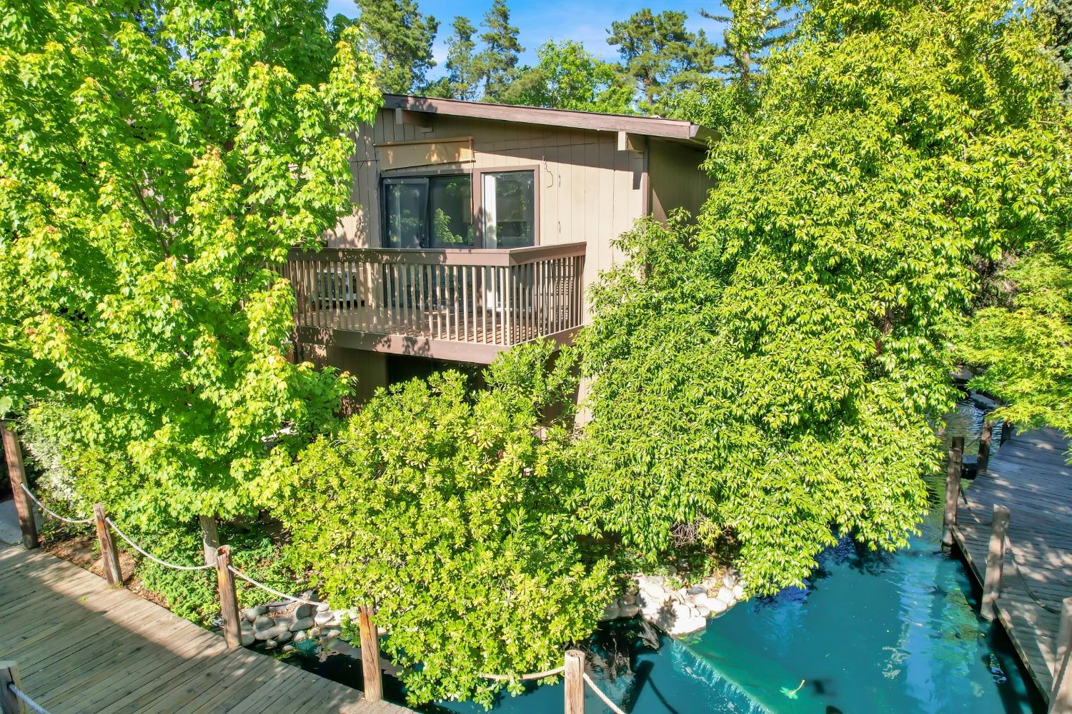Photo #2: 225058646 Listing 