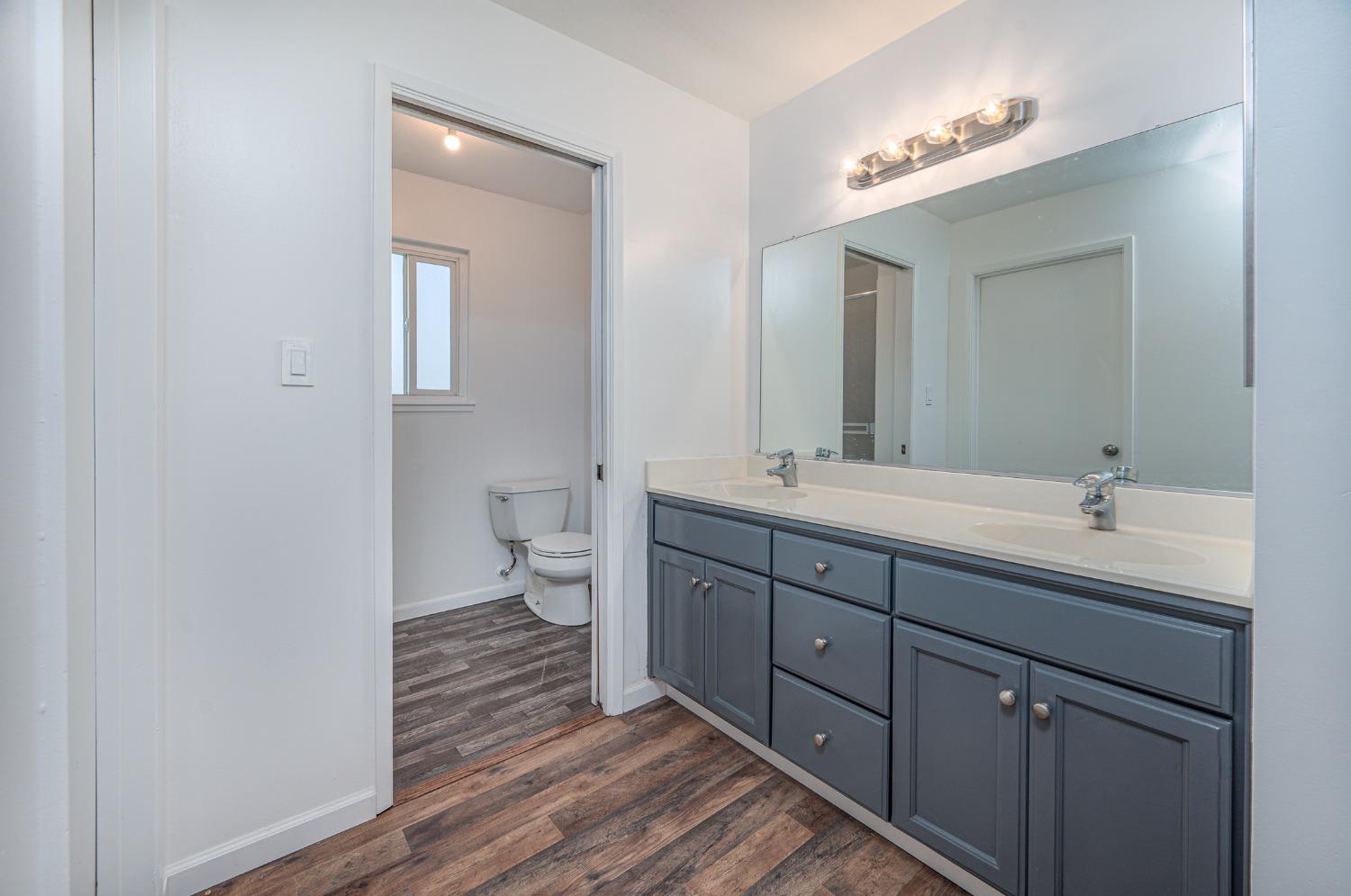 Detail Gallery Image 30 of 50 For 2104 Golden Leaf Ct, Modesto,  CA 95355 - 4 Beds | 2/1 Baths