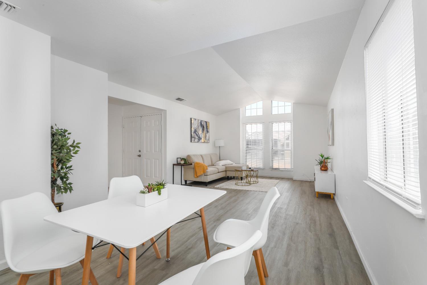 Detail Gallery Image 7 of 29 For 8004 Parkgate Way, Sacramento,  CA 95828 - 4 Beds | 2 Baths