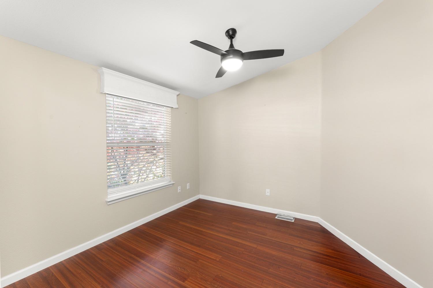 Detail Gallery Image 7 of 58 For 136 Pinebrook Dr, Folsom,  CA 95630 - 2 Beds | 2 Baths