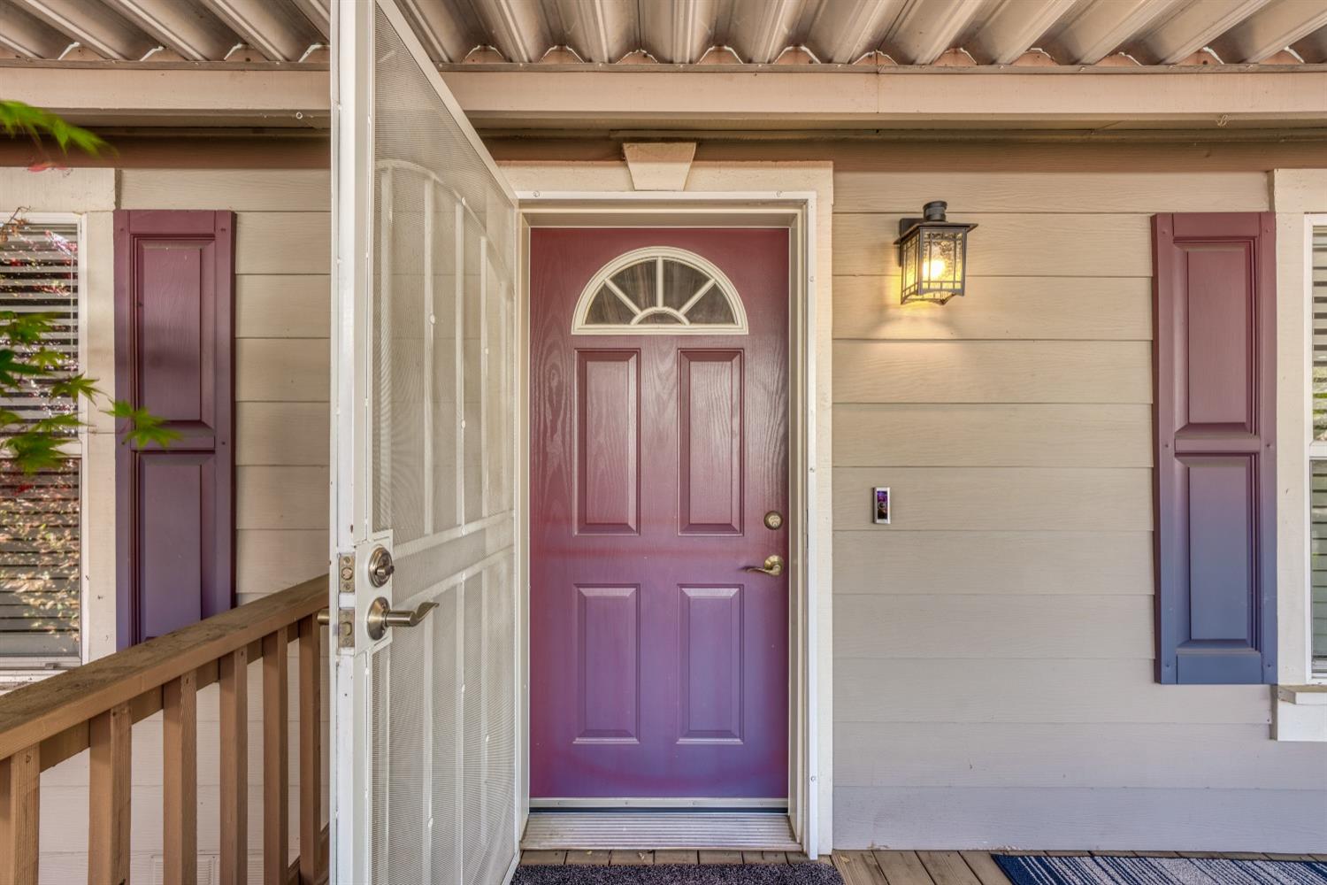 Detail Gallery Image 6 of 58 For 136 Pinebrook Dr, Folsom,  CA 95630 - 2 Beds | 2 Baths
