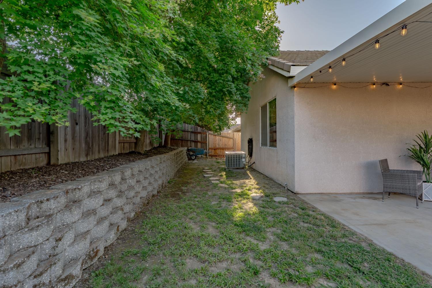 Detail Gallery Image 28 of 31 For 5844 Blue Beech Ct, Antelope,  CA 95843 - 4 Beds | 2 Baths