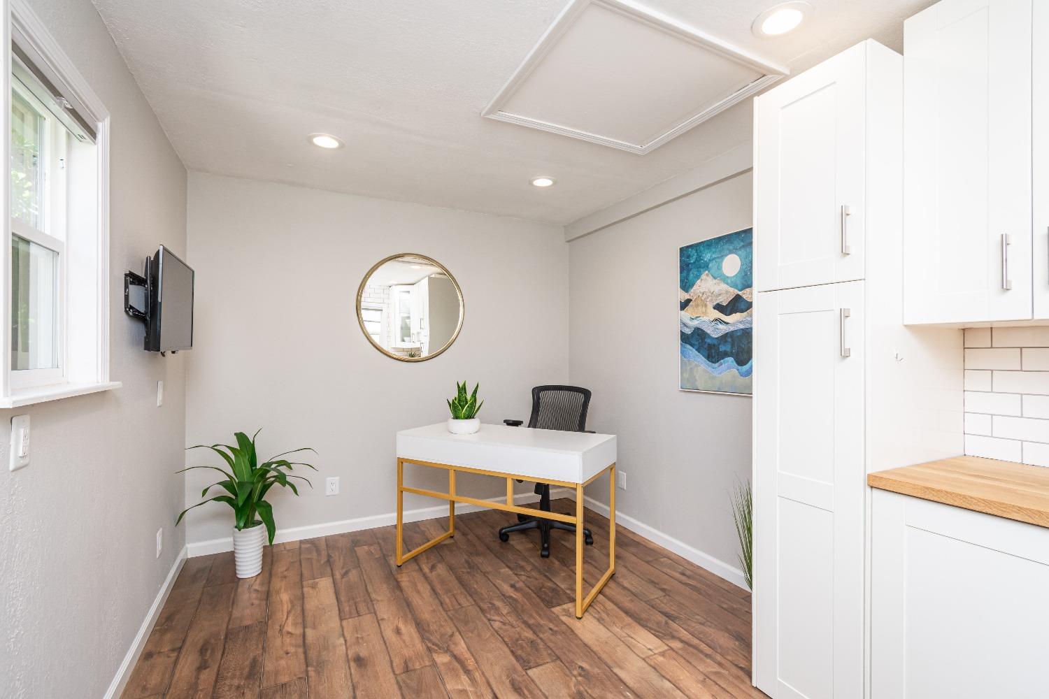 Detail Gallery Image 41 of 57 For 2112 Lorenzo Ln, Sacramento,  CA 95864 - 4 Beds | 2 Baths