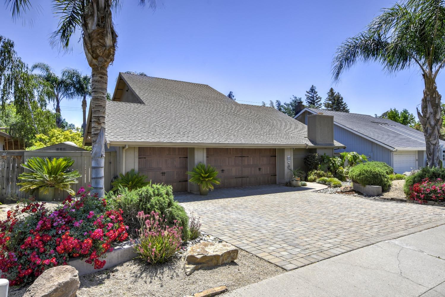 Detail Gallery Image 5 of 48 For 4904 Olive Oak Way, Carmichael,  CA 95608 - 4 Beds | 2 Baths