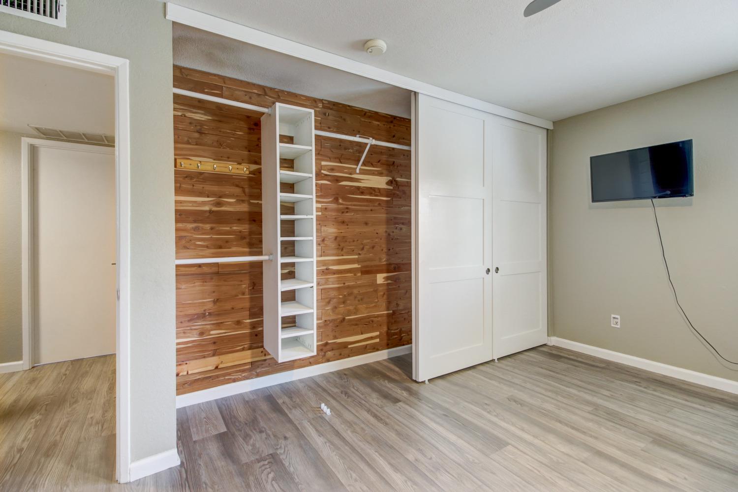 Photo #17: 225058473 Listing: Photo #17