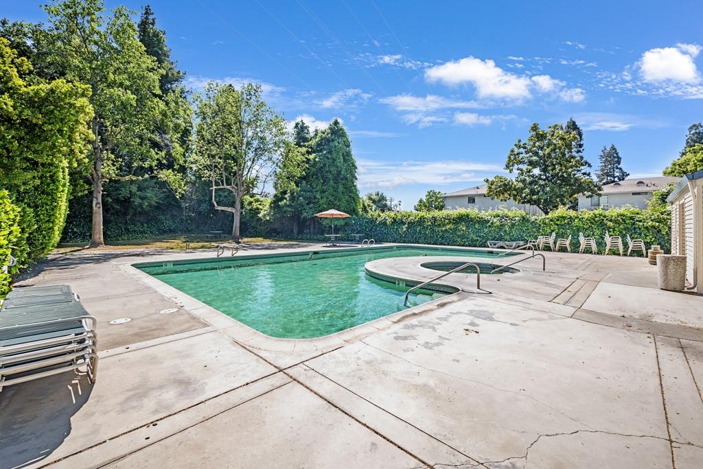 Hurley Way #68, Sacramento, California image 24