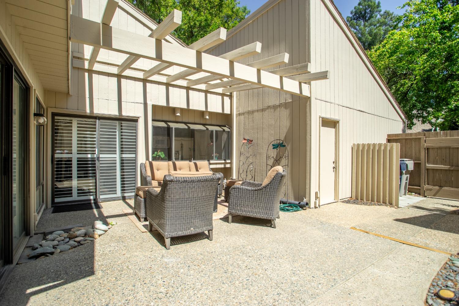 Elmhurst Circle, Sacramento, California image 45