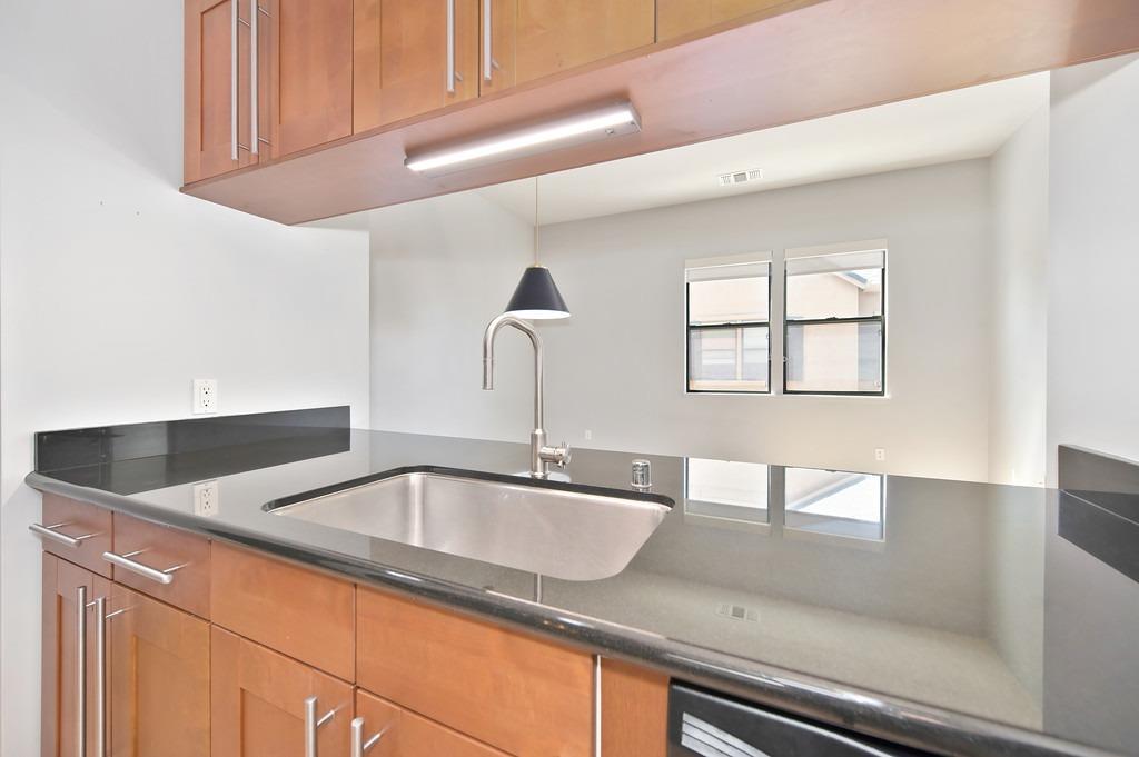 Detail Gallery Image 18 of 22 For 2117 S St #208,  Sacramento,  CA 95816 - 1 Beds | 1 Baths