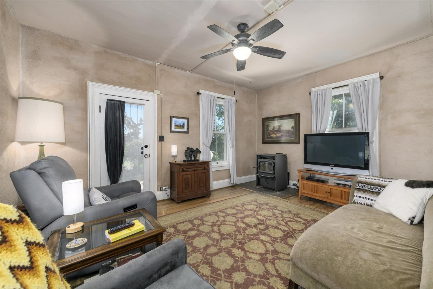 Detail Gallery Image 10 of 52 For 25107 Main St, Capay,  CA 95607 - 3 Beds | 1/1 Baths