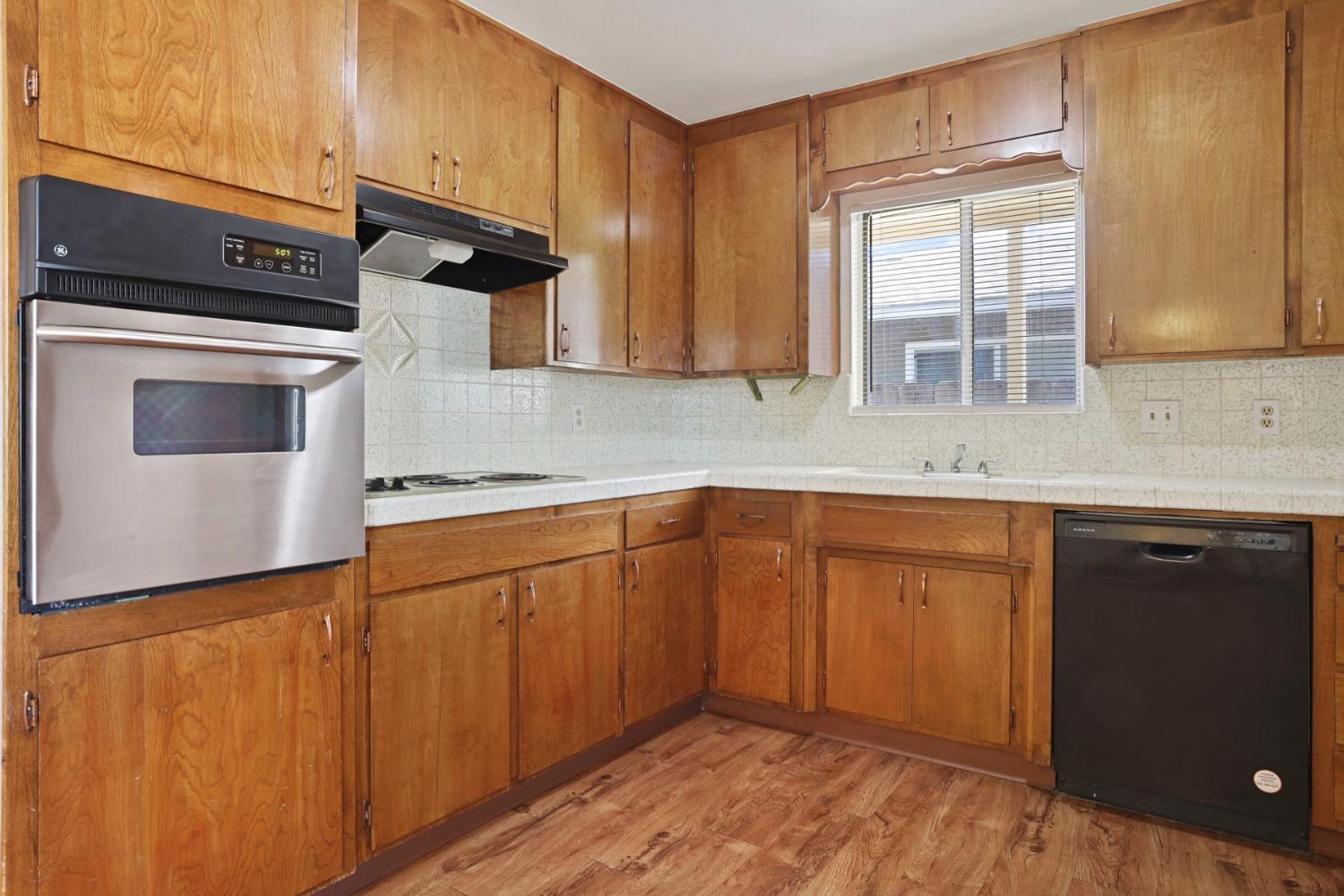 Detail Gallery Image 11 of 33 For 1806 Larkspur Ln, Ceres,  CA 95307 - 3 Beds | 2 Baths