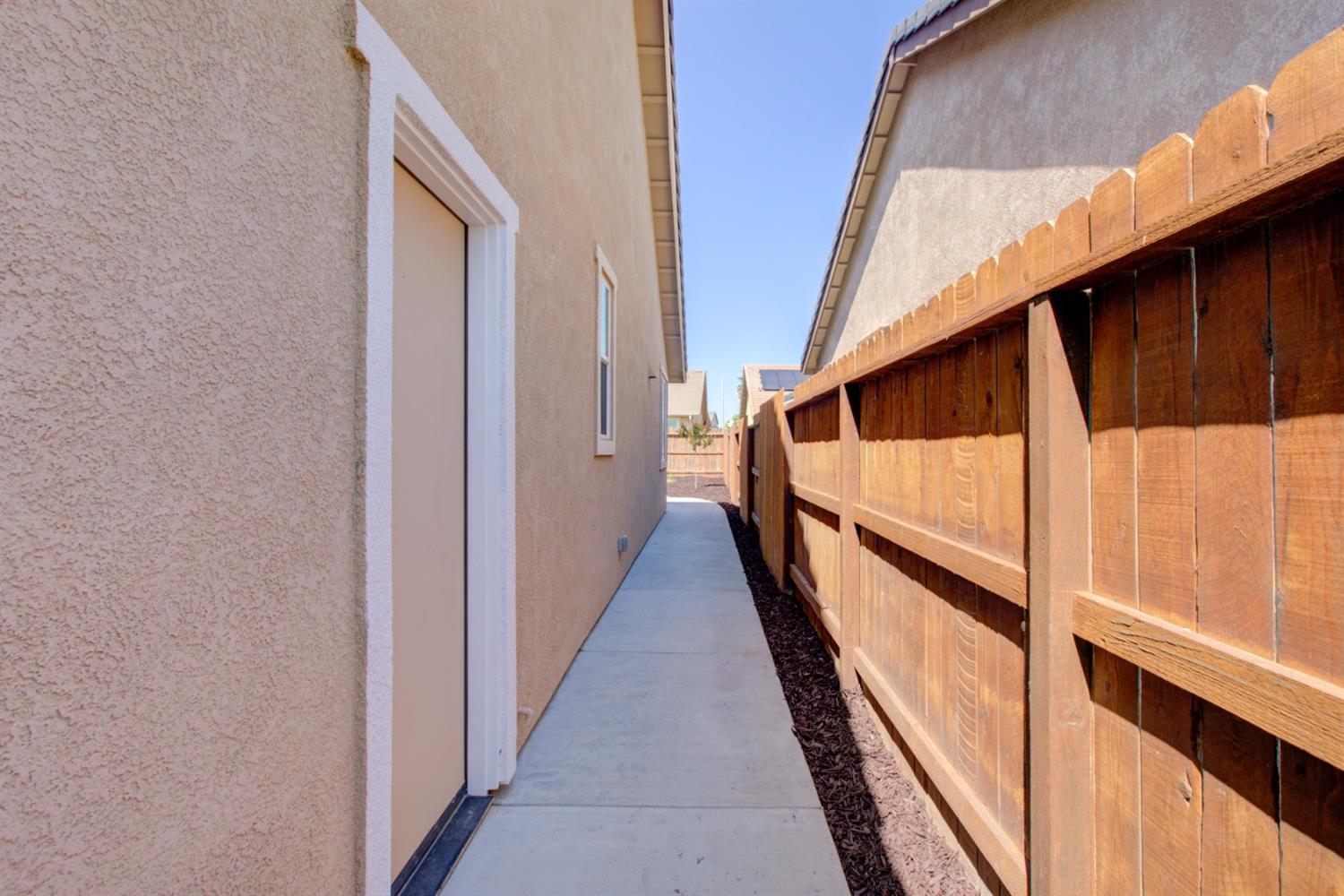 Detail Gallery Image 10 of 54 For 731 Big Ben Ct, Newman,  CA 95360 - 4 Beds | 2 Baths
