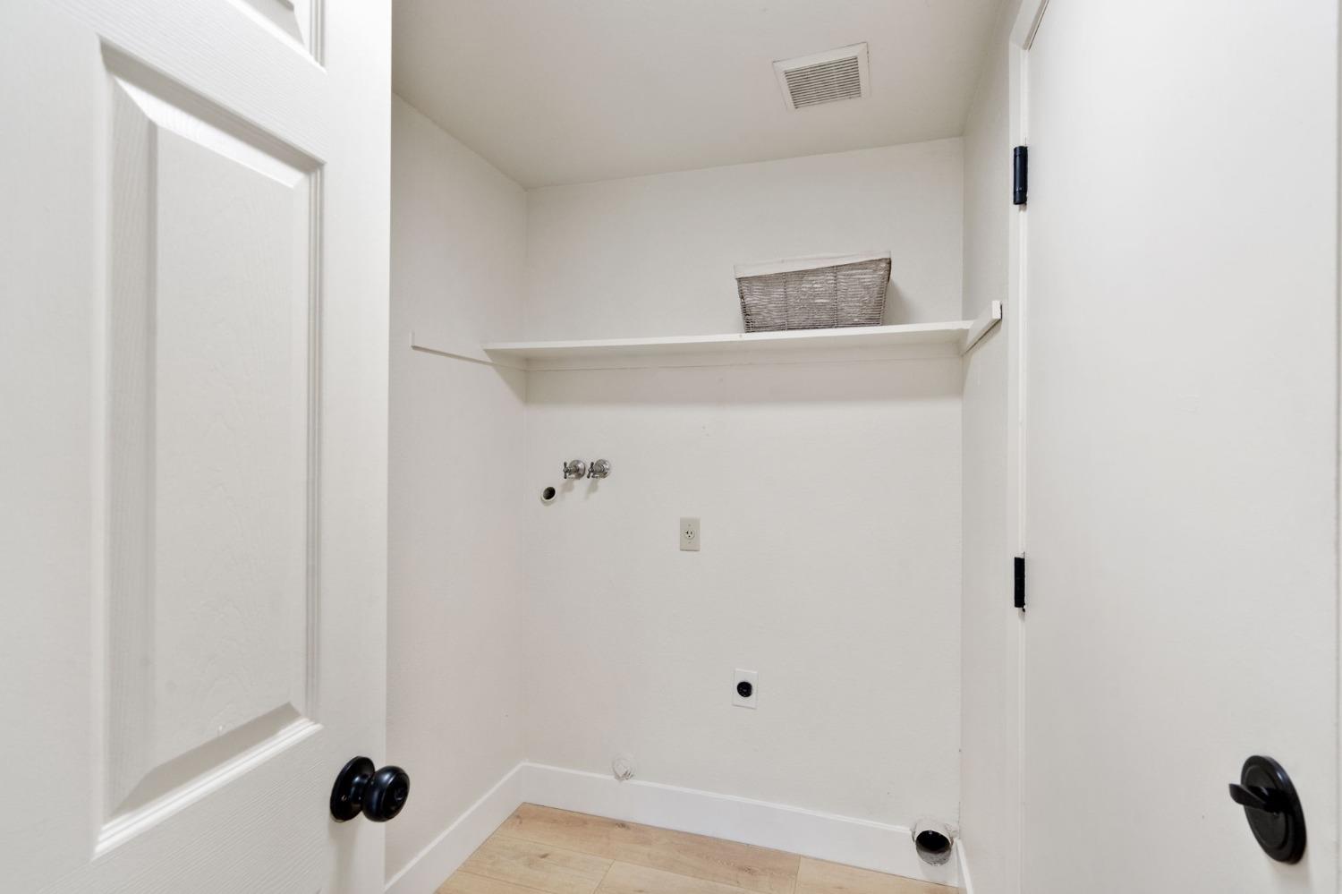 Detail Gallery Image 21 of 25 For 6872 Calvine Rd, Sacramento,  CA 95823 - 3 Beds | 2/1 Baths