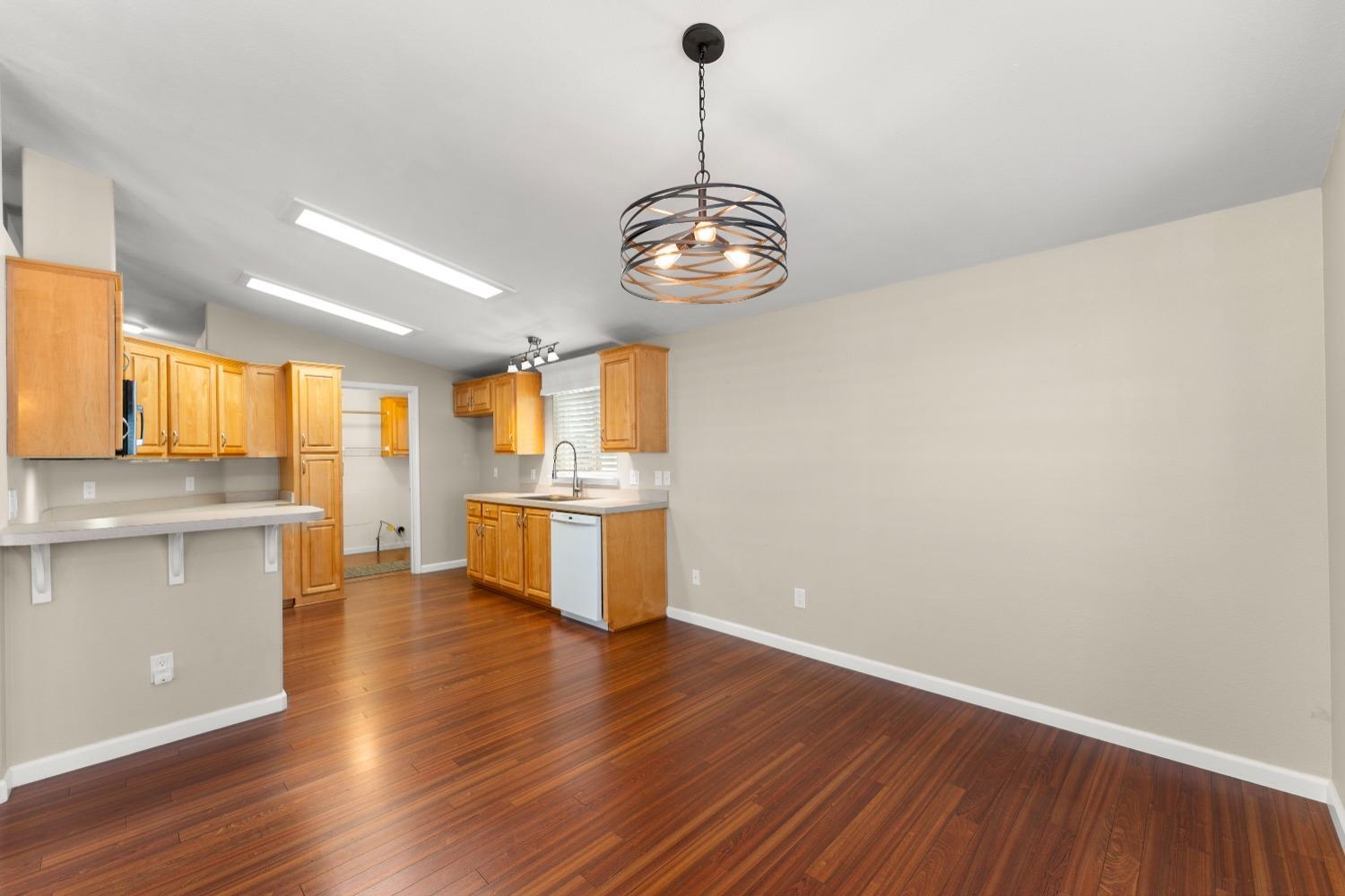 Detail Gallery Image 21 of 58 For 136 Pinebrook Dr, Folsom,  CA 95630 - 2 Beds | 2 Baths