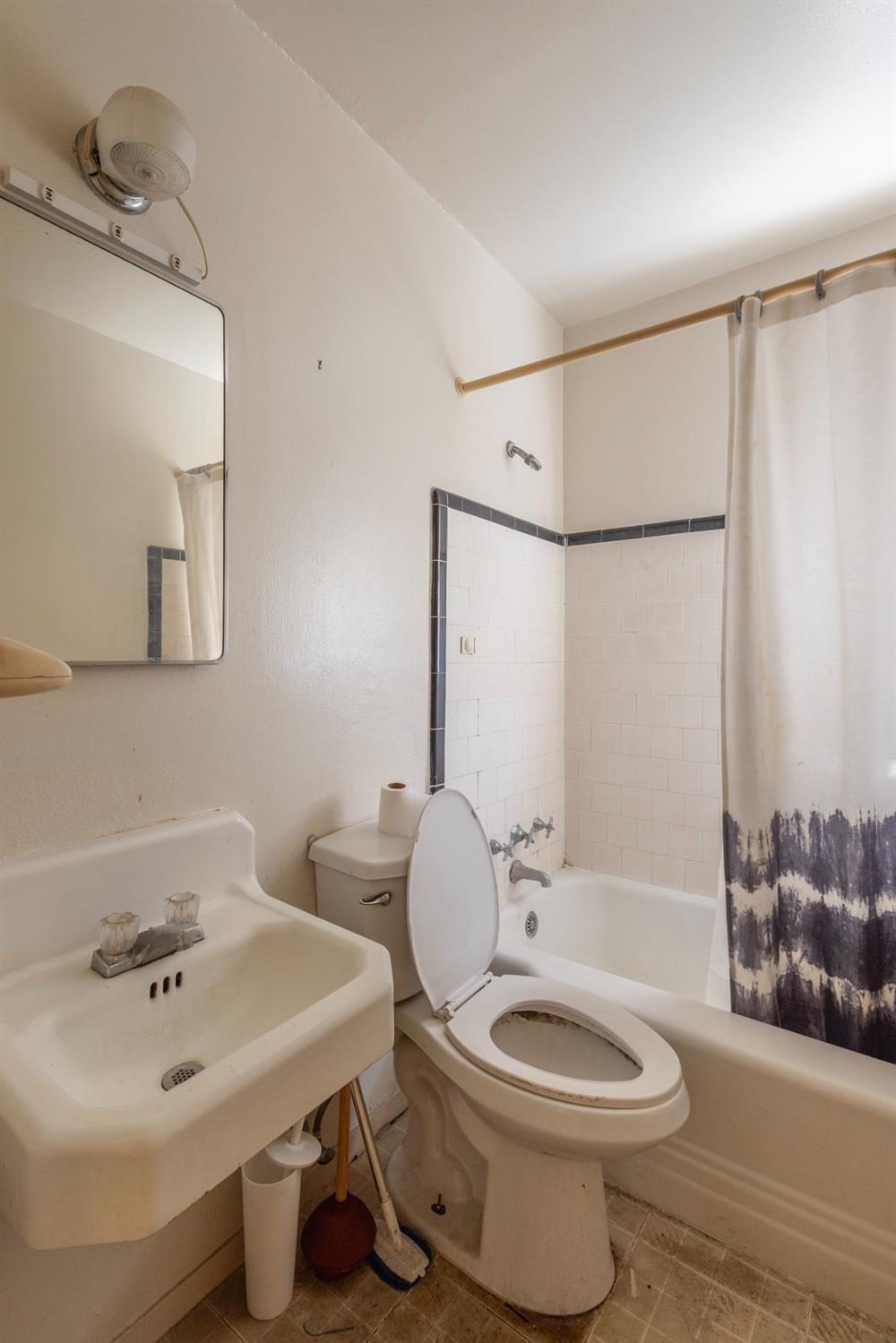 Detail Gallery Image 16 of 24 For 308 Blain Ave, Stockton,  CA 95204 - 3 Beds | 1 Baths