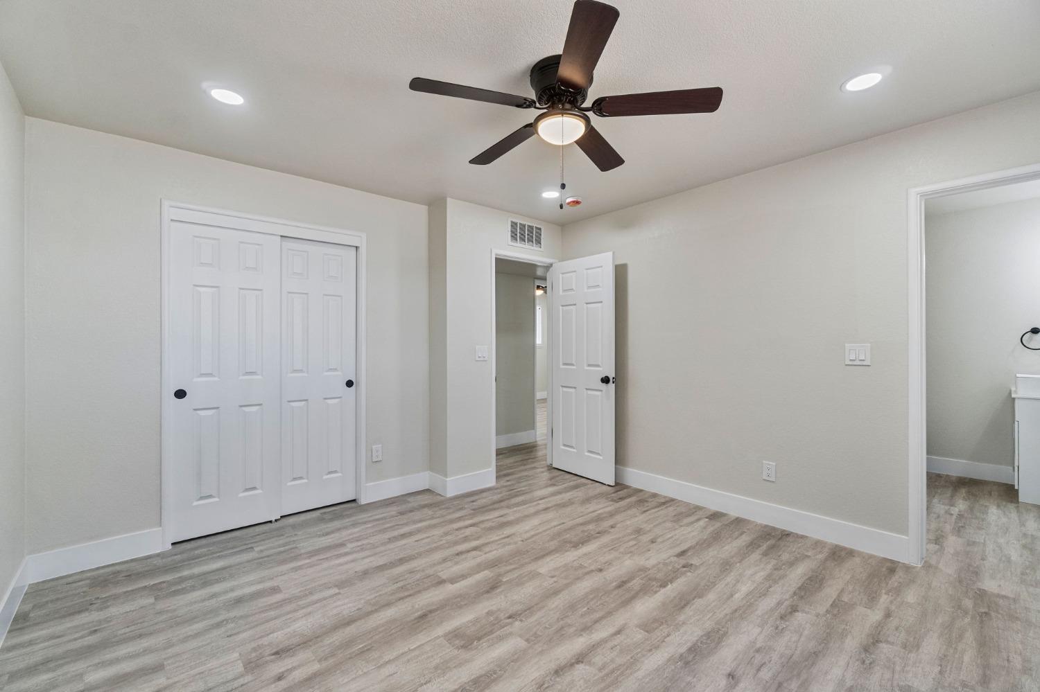 Detail Gallery Image 20 of 25 For 1704 E Los Altos Ave, Fresno,  CA 93710 - 3 Beds | 2 Baths