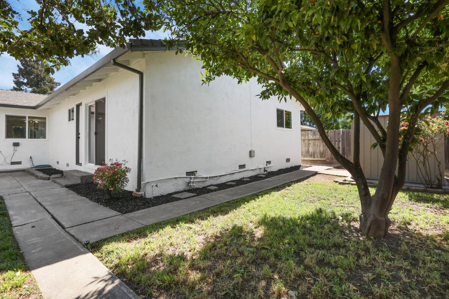 Detail Gallery Image 32 of 34 For 2715 Madrone Ave, Stockton,  CA 95207 - 3 Beds | 2 Baths