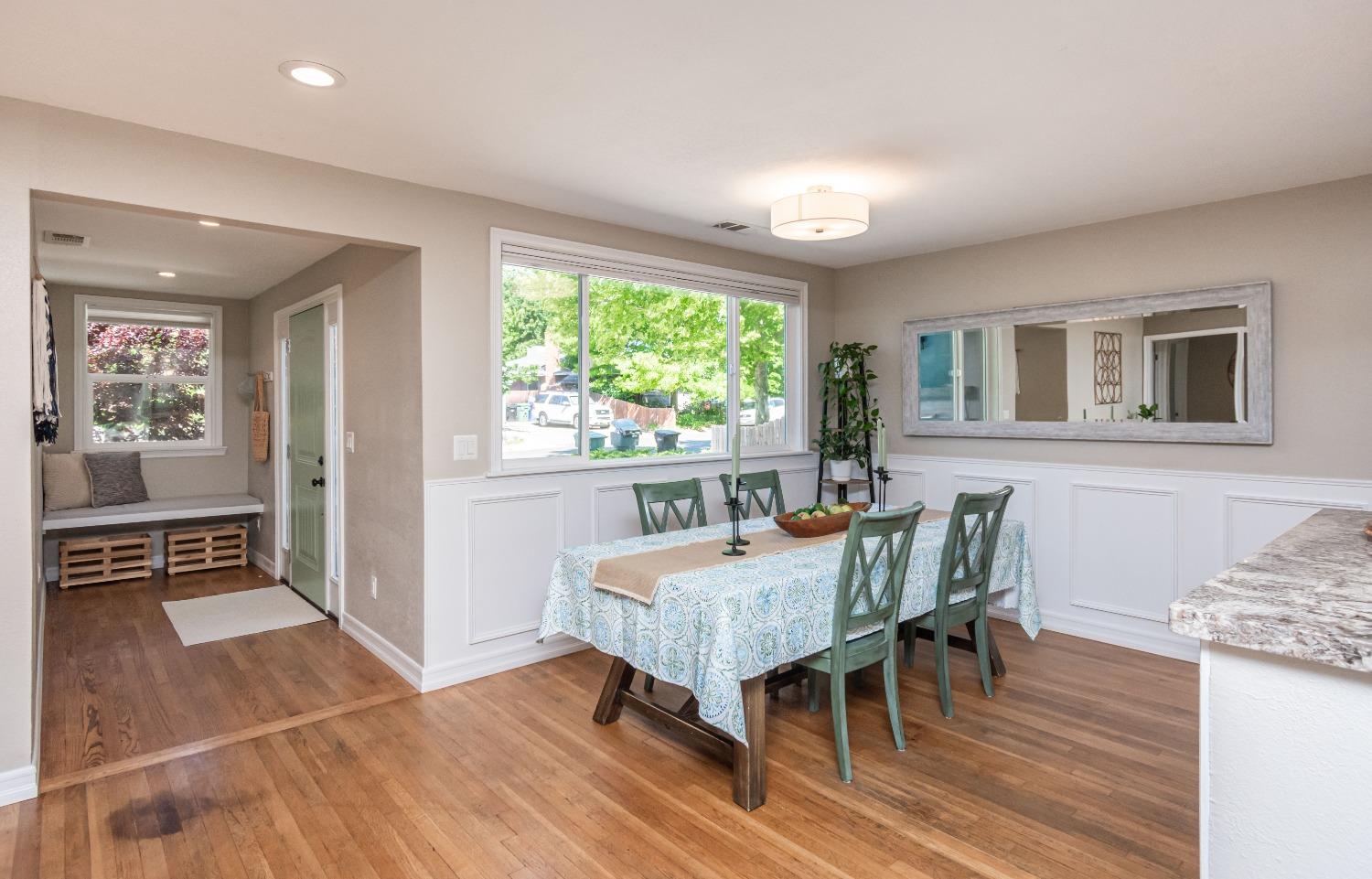 Detail Gallery Image 8 of 57 For 2112 Lorenzo Ln, Sacramento,  CA 95864 - 4 Beds | 2 Baths
