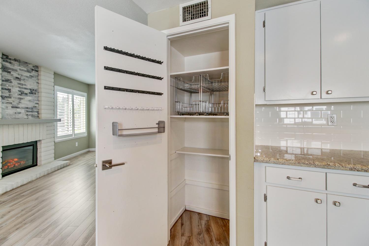 Photo #10: 225058473 Listing: Photo #10