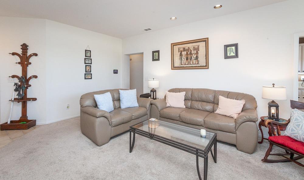 Detail Gallery Image 11 of 44 For 3070 Carousel Cir, Stockton,  CA 95219 - 3 Beds | 2 Baths