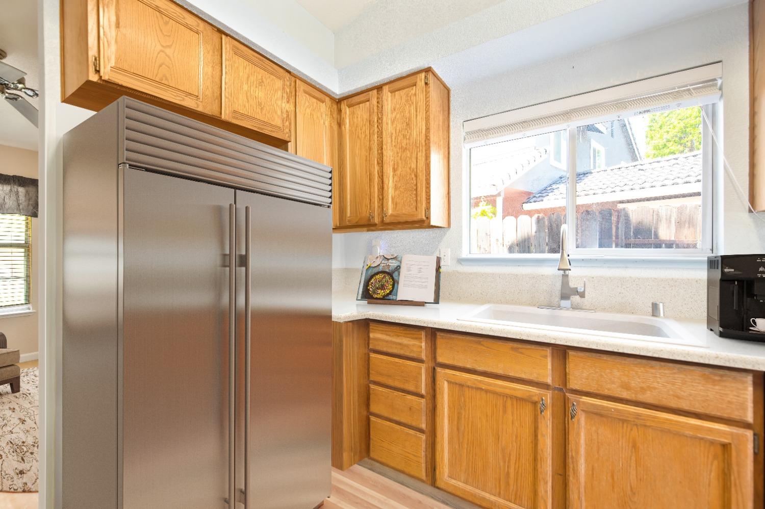 Detail Gallery Image 14 of 39 For 8211 Montreux Way, Sacramento,  CA 95828 - 3 Beds | 2 Baths