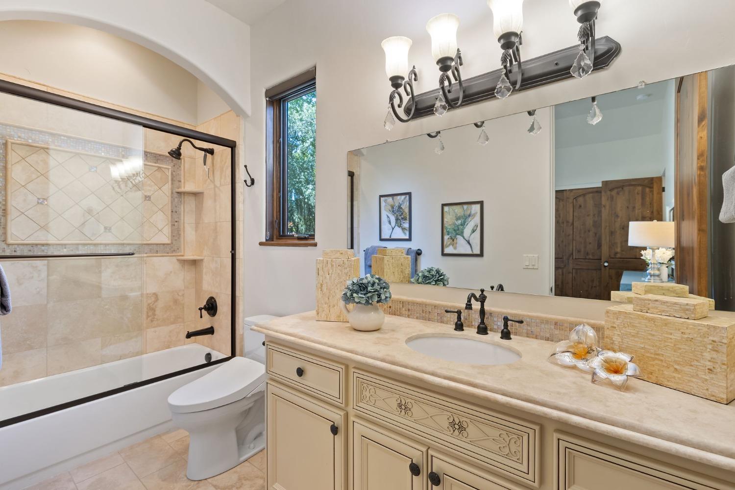Detail Gallery Image 21 of 61 For 6120 Terracina Ct, Loomis,  CA 95650 - 7 Beds | 6/2 Baths