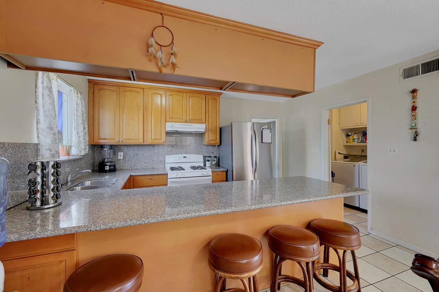Detail Gallery Image 10 of 47 For 7612 Beth, Sacramento,  CA 95832 - 3 Beds | 2 Baths