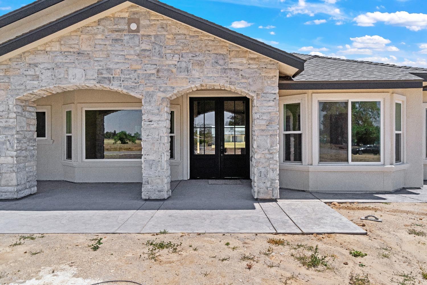 Detail Gallery Image 4 of 39 For 15709 Road 29, Madera,  CA 93636 - 8 Beds | 6 Baths