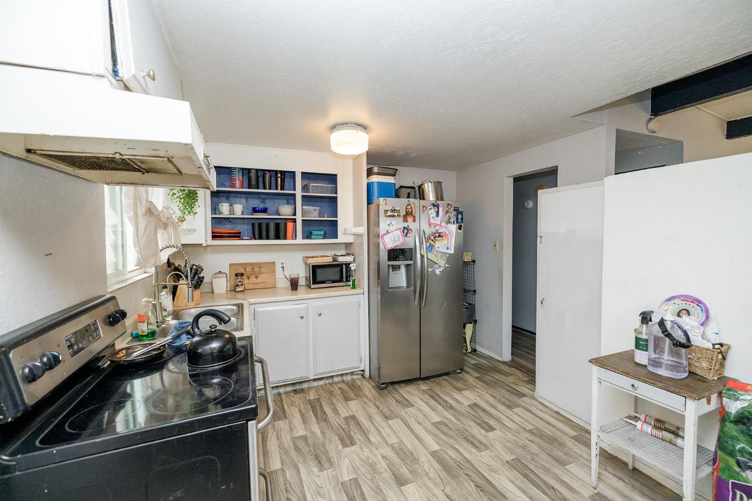 Detail Gallery Image 8 of 19 For 2709 Sparks Way, Modesto,  CA 95350 - 3 Beds | 1 Baths