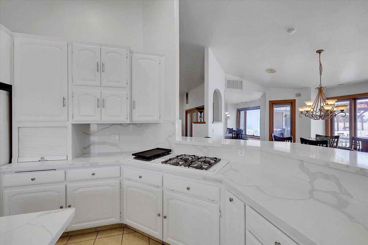 Detail Gallery Image 37 of 99 For 1721 Starr St, Yuba City,  CA 95993 - 5 Beds | 3 Baths