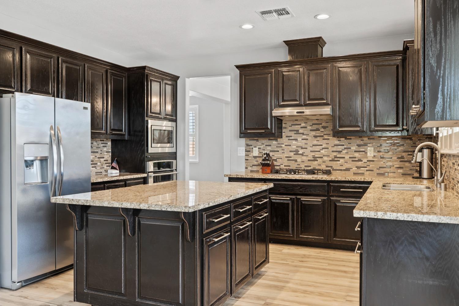 Detail Gallery Image 15 of 35 For 4201 Ballard Cir, Modesto,  CA 95356 - 5 Beds | 3 Baths