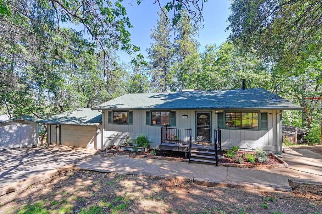 Detail Gallery Image 2 of 54 For 21855 Digger Pine Ln, Colfax,  CA 95713 - 3 Beds | 2 Baths