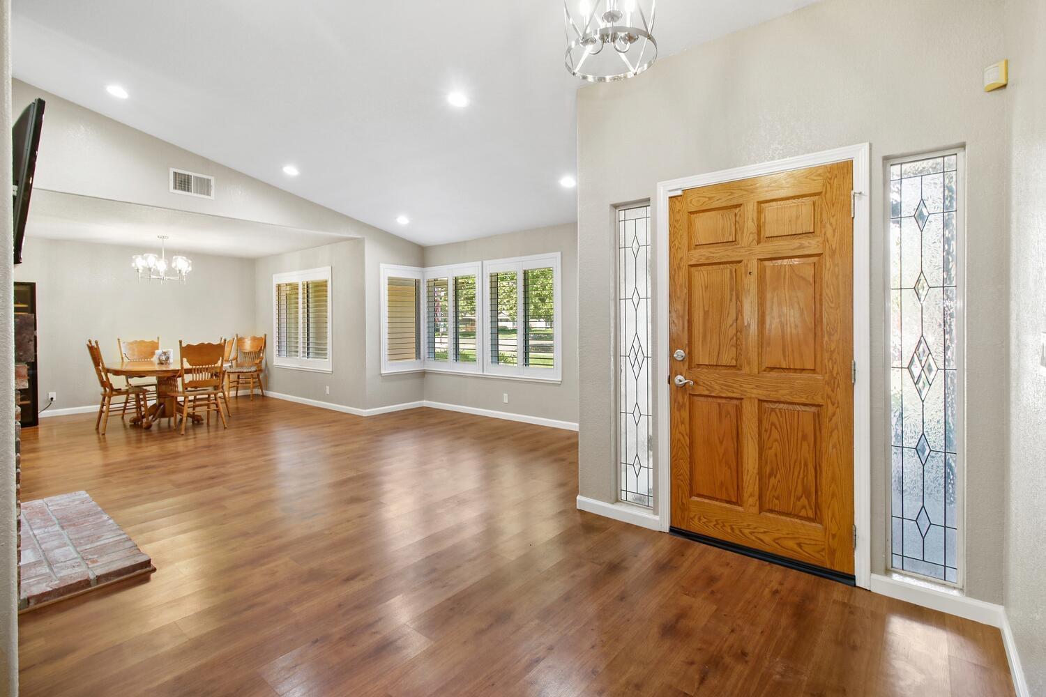 Detail Gallery Image 7 of 76 For 8348 Polo Crosse Ave, Sacramento,  CA 95829 - 5 Beds | 4 Baths