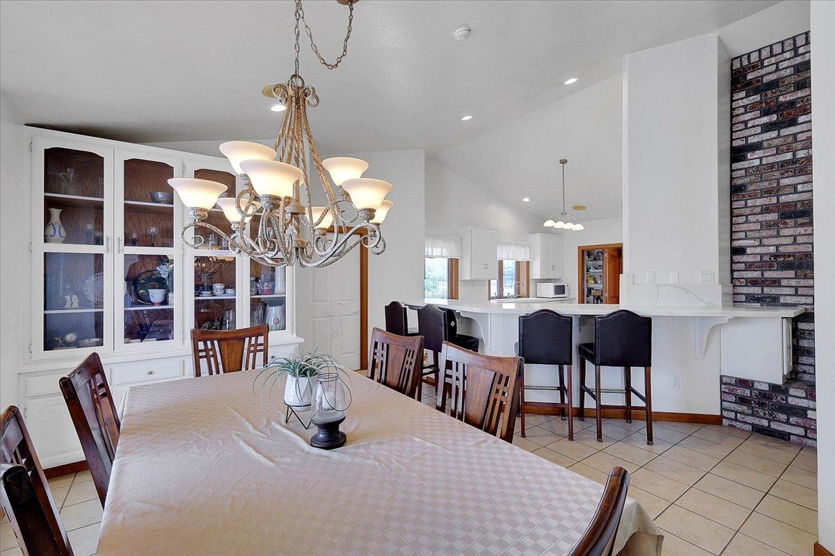 Detail Gallery Image 27 of 99 For 1721 Starr St, Yuba City,  CA 95993 - 5 Beds | 3 Baths