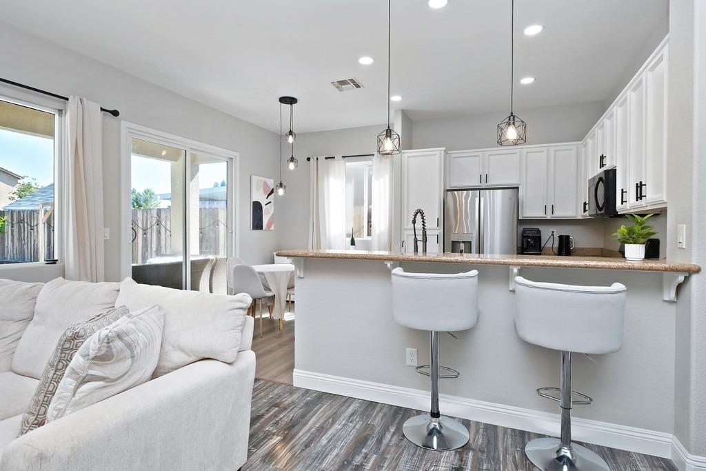 Detail Gallery Image 8 of 32 For 1129 Twinberry St, Plumas Lake,  CA 95961 - 3 Beds | 2 Baths