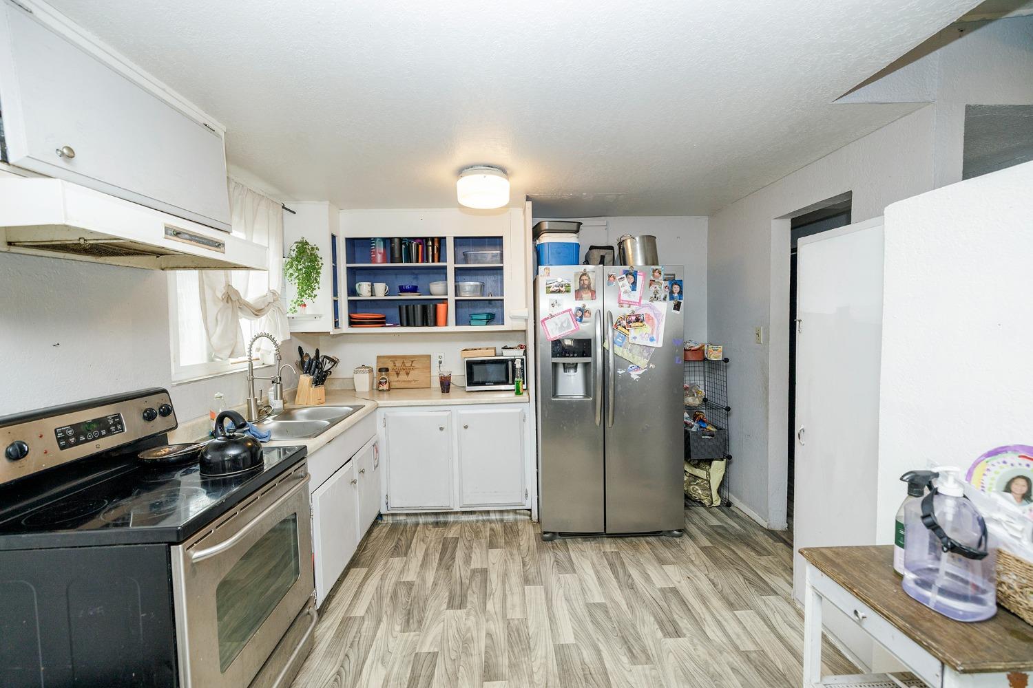 Detail Gallery Image 7 of 19 For 2709 Sparks Way, Modesto,  CA 95350 - 3 Beds | 1 Baths