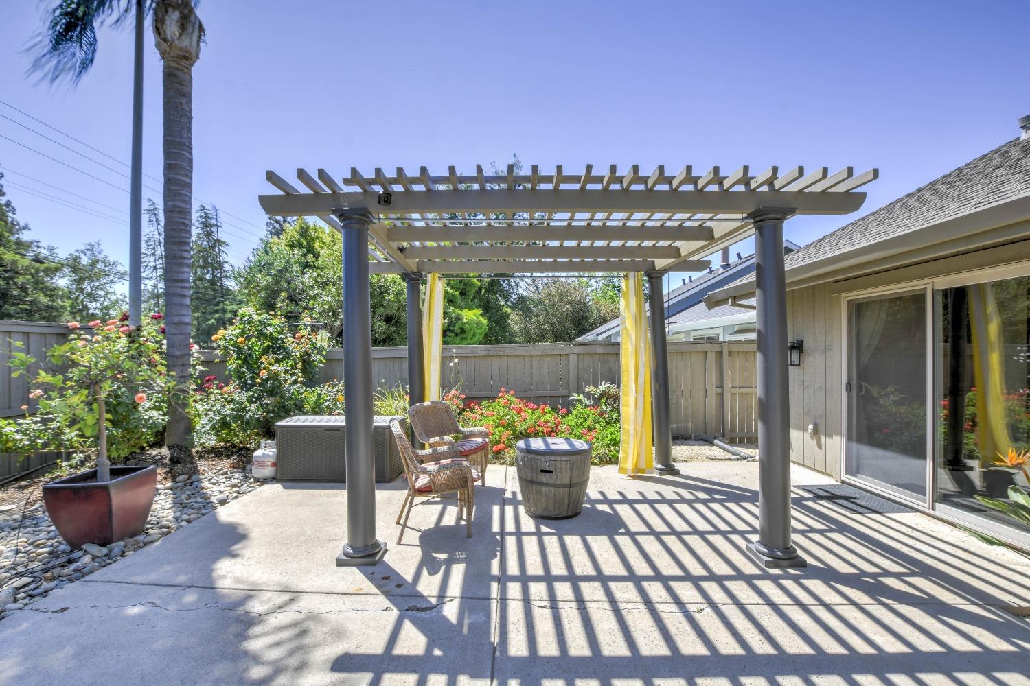 Detail Gallery Image 37 of 48 For 4904 Olive Oak Way, Carmichael,  CA 95608 - 4 Beds | 2 Baths