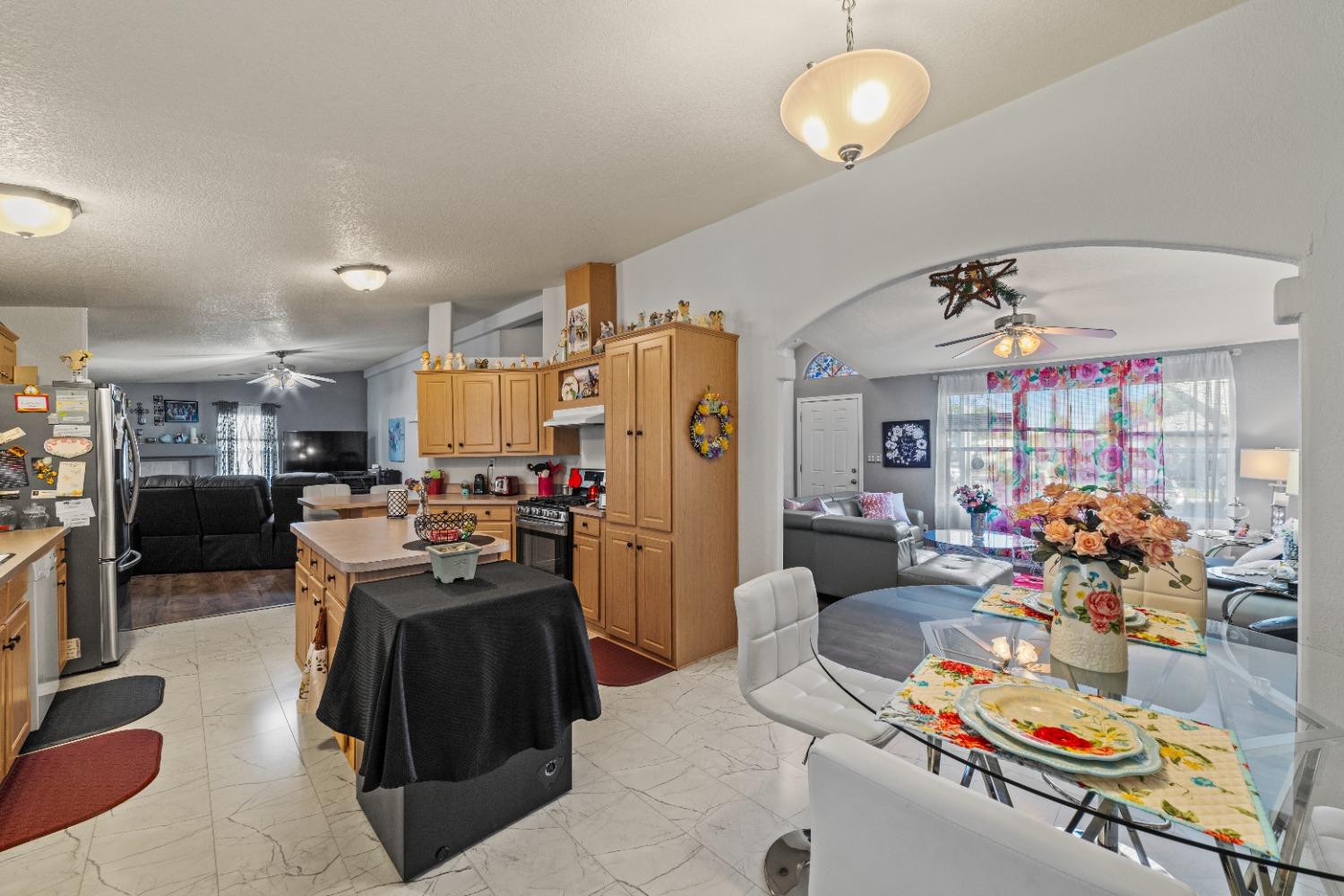 Detail Gallery Image 14 of 53 For 3901 Lake Rd 169, West Sacramento,  CA 95691 - 3 Beds | 2 Baths