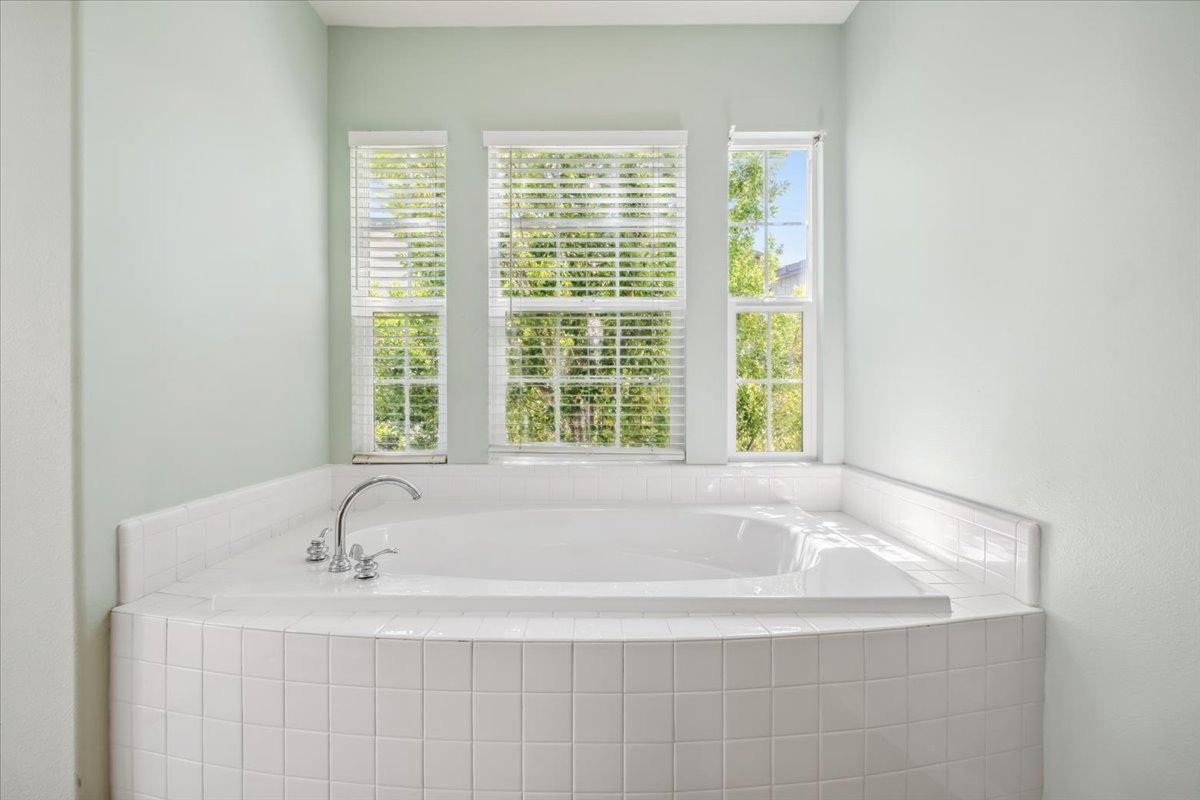 Detail Gallery Image 27 of 45 For 1012 Rock Harbor Pt, Hercules,  CA 94547 - 4 Beds | 4 Baths