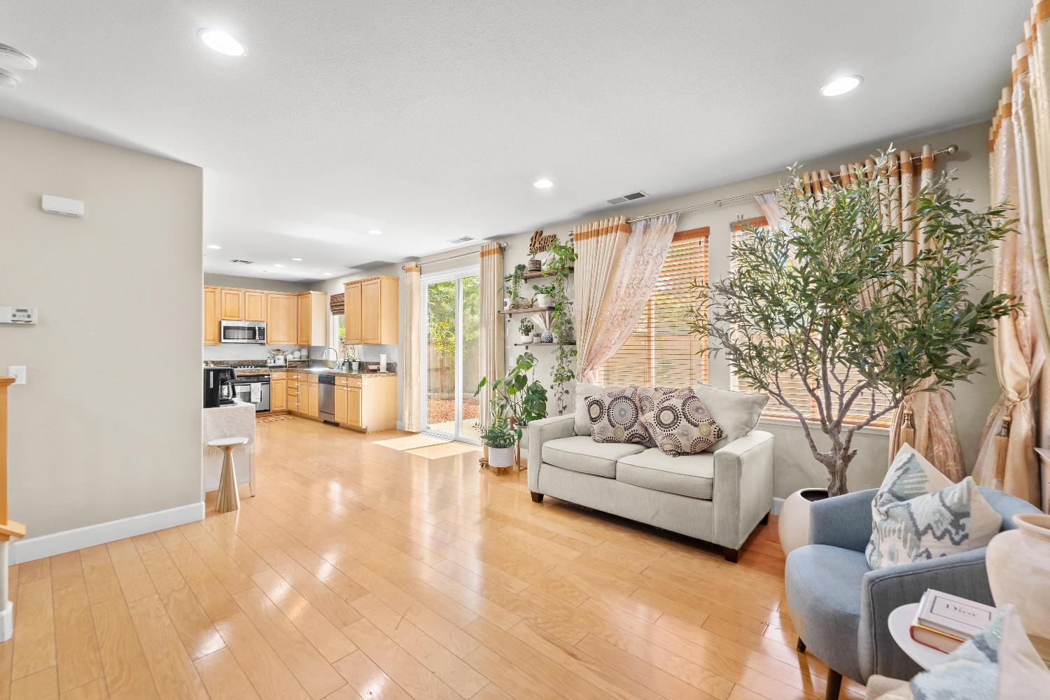 Detail Gallery Image 12 of 54 For 3034 Trap Rock Way, Sacramento,  CA 95835 - 3 Beds | 2/1 Baths