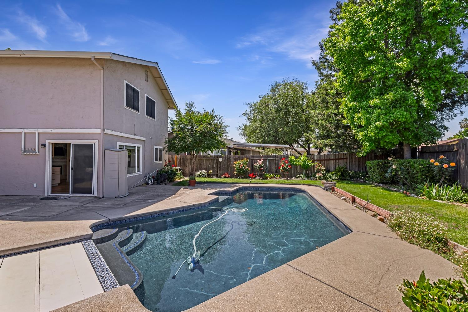 Detail Gallery Image 36 of 52 For 6627 Creekmont Way, Citrus Heights,  CA 95621 - 4 Beds | 2/1 Baths