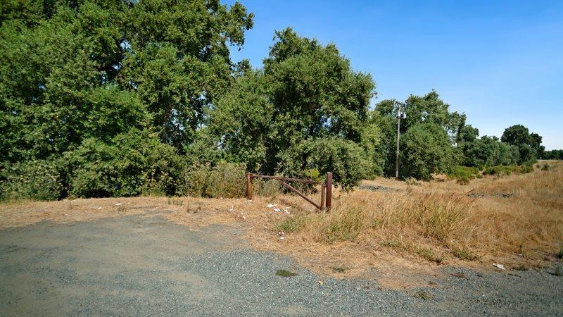 Detail Gallery Image 2 of 7 For 0 Garden Hwy, Sacramento,  CA 95837 - – Beds | – Baths