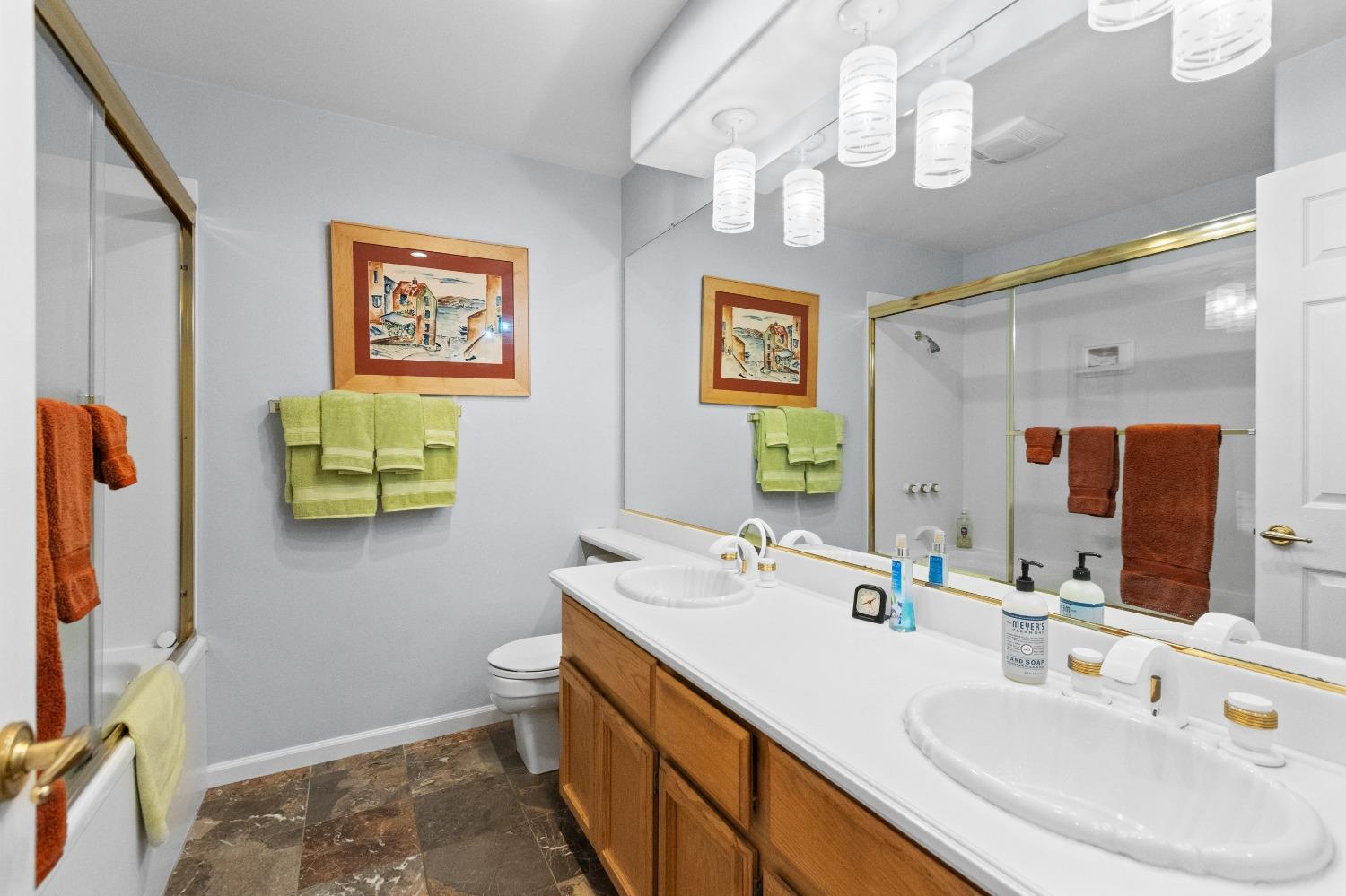 Detail Gallery Image 32 of 56 For 7805 River Village Dr, Sacramento,  CA 95831 - 3 Beds | 2/1 Baths