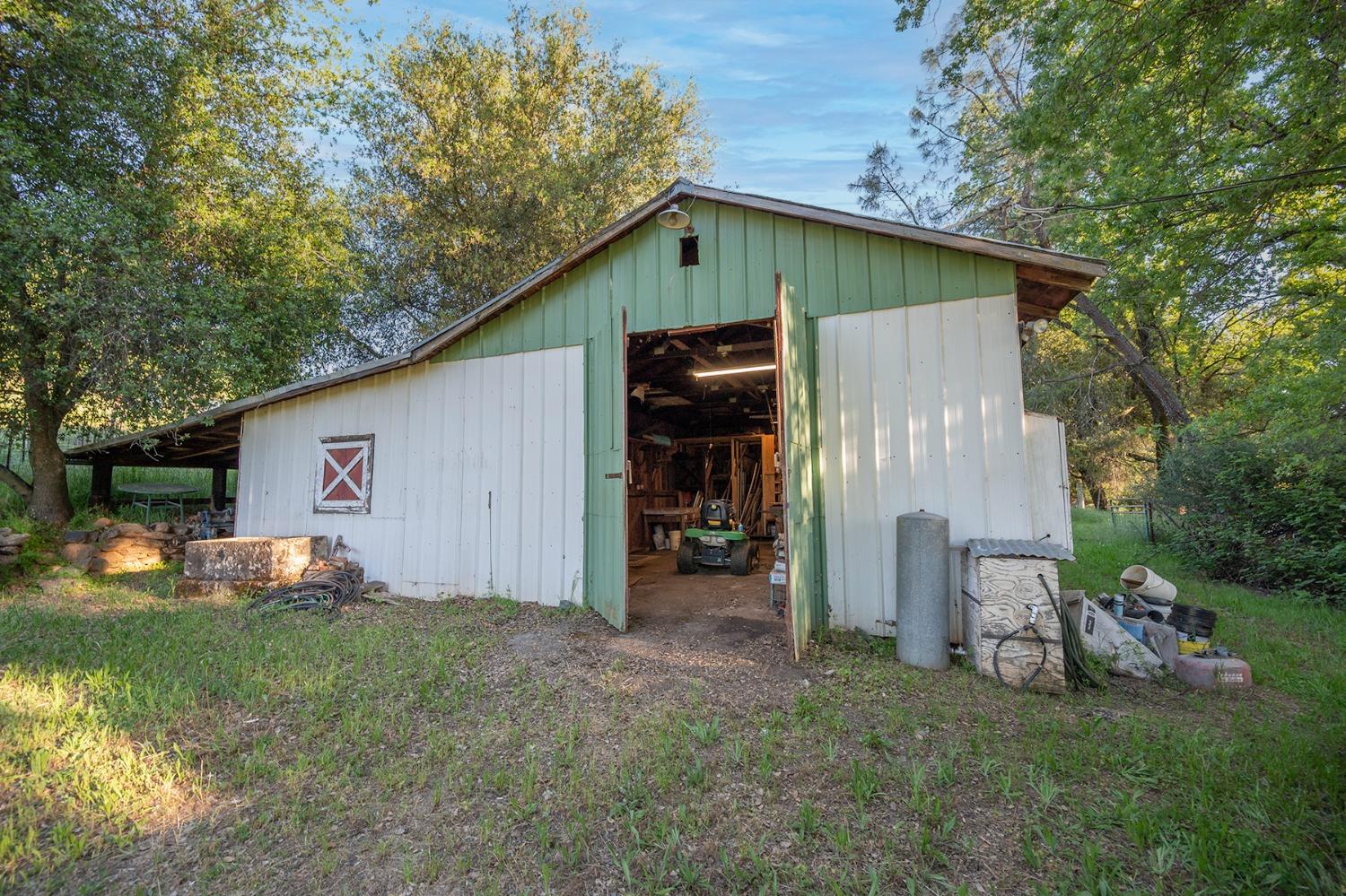 Detail Gallery Image 12 of 70 For 13930 Fiddletown Rd, Fiddletown,  CA 95629 - 3 Beds | 2/1 Baths